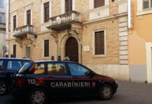 Foligno, sorpreso a rubare rame nell’ex seminario: 30enne si scaglia contro i carabinieri
