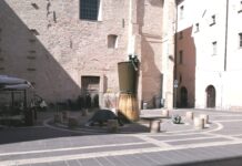 Movida violenta e musica alta in centro, l’esasperazione dei residenti