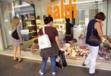 Bilancio negativo per i saldi estivi. Amoni: “Modello ormai superato”