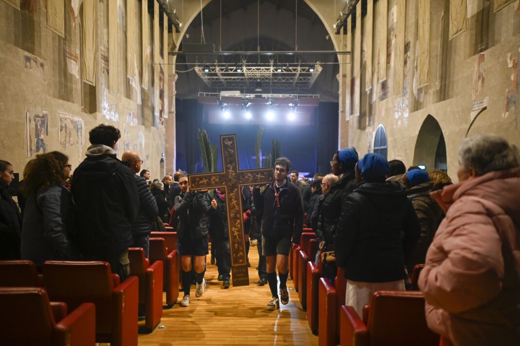 Il Cammino dietro la Croce, Pasqua 2024 (foto Alessio Vissani)