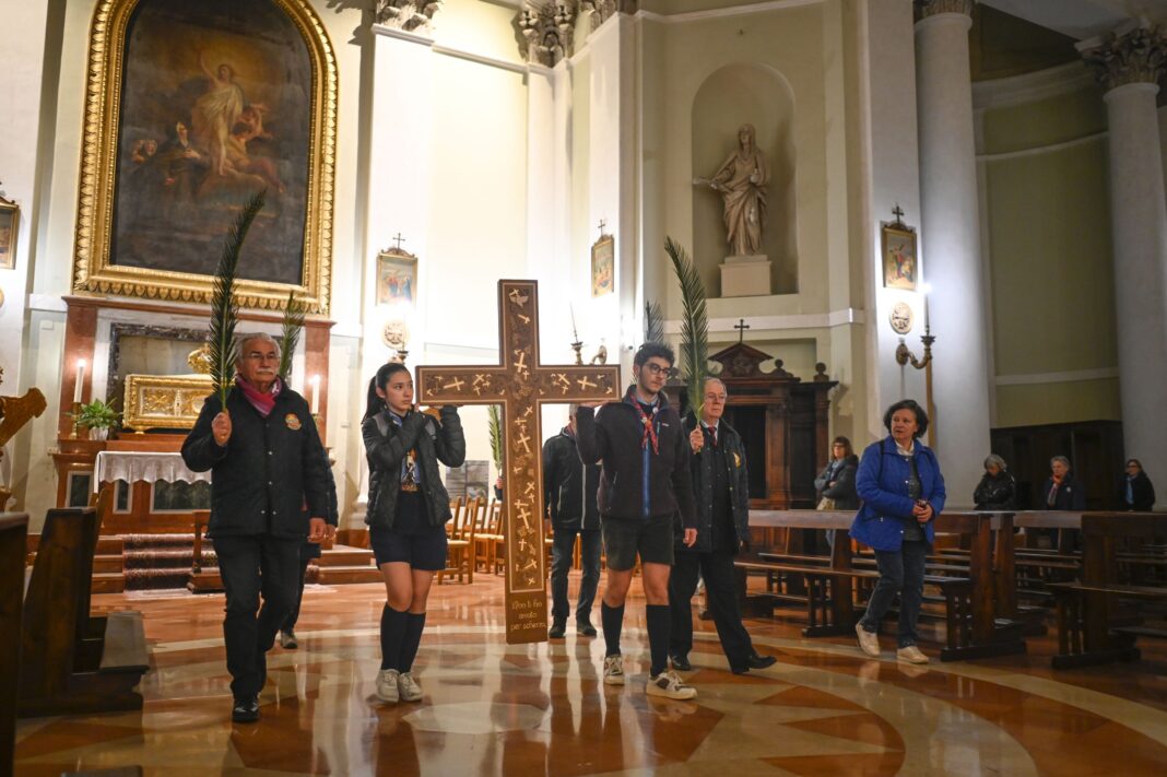 Il Cammino dietro la Croce, Pasqua 2024 (foto Alessio Vissani)
