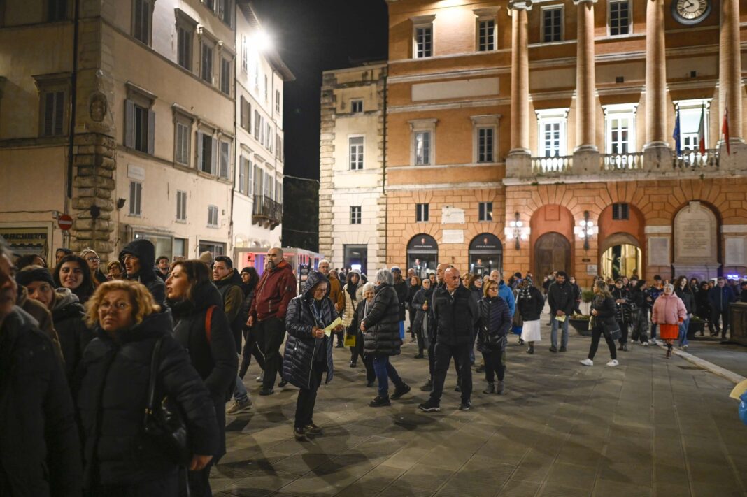 Il Cammino dietro la Croce, Pasqua 2024 (foto Alessio Vissani)