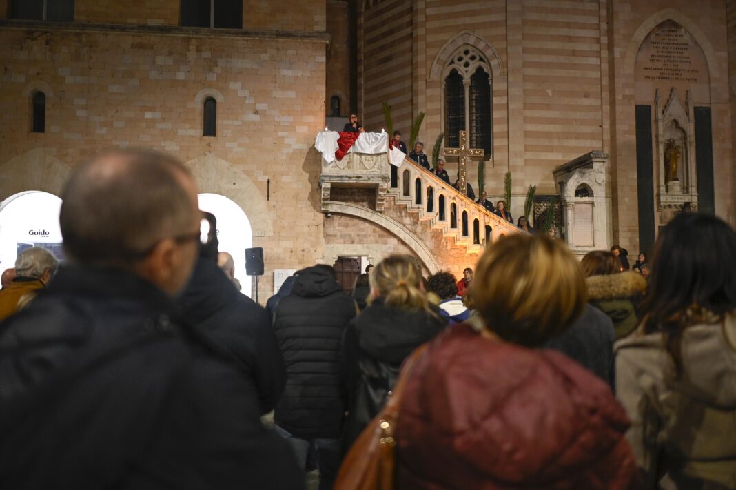 Il Cammino dietro la Croce, Pasqua 2024 (foto Alessio Vissani)