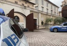 Accoltellamento, confermati gli arresti domiciliari. Per il dirigente anche il braccialetto elettronico