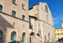 Scippata in centro a Foligno da un uomo in bicicletta