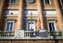 Uffici comunali, scatta la riorganizzazione. La Giunta tira dritto, sigle alla finestra