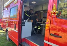 Finisce in una scarpata mentre cerca asparagi: 86enne muore dopo il recupero