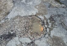 Troppe buche in strada: in via Cave scatta la petizione