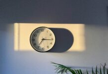 È ora di spostare le lancette: stanotte torna l’ora legale