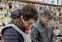 Foligno, sequestrate centinaia di carte Pokémon e capi d’abbigliamento