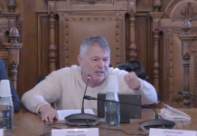 Bagarre in consiglio comunale tra il presidente e il sindaco durante le comunicazioni. Zuccarini abbandona l’aula