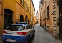 Mesi di maltrattamenti e un braccio rotto alla compagna durante una lite: 44enne in manette