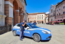 Foligno, pretende 2mila euro per una vincita al poker online e lo colpisce con una testata