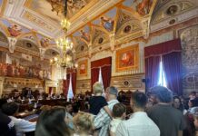 Nidi, i genitori invadono il consiglio comunale per protestare