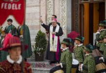 Quintana, la prima volta di monsignor Accrocca: “Sia segno di gioia, serenità e pace”