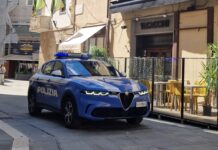 Sottoposto all’obbligo di firma continua a spacciare in centro storico: arrestato 23enne