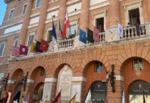 Il centro storico di Foligno è pronto a vestirsi a festa con la Notte delle bandiere