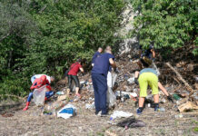 Legambiente e Foligno Kaos ripuliscono l’area dei Cappuccini: 30 i sacchi raccolti