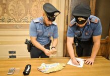 Foligno, nasconde la cocaina in un calzino: arrestato 24enne