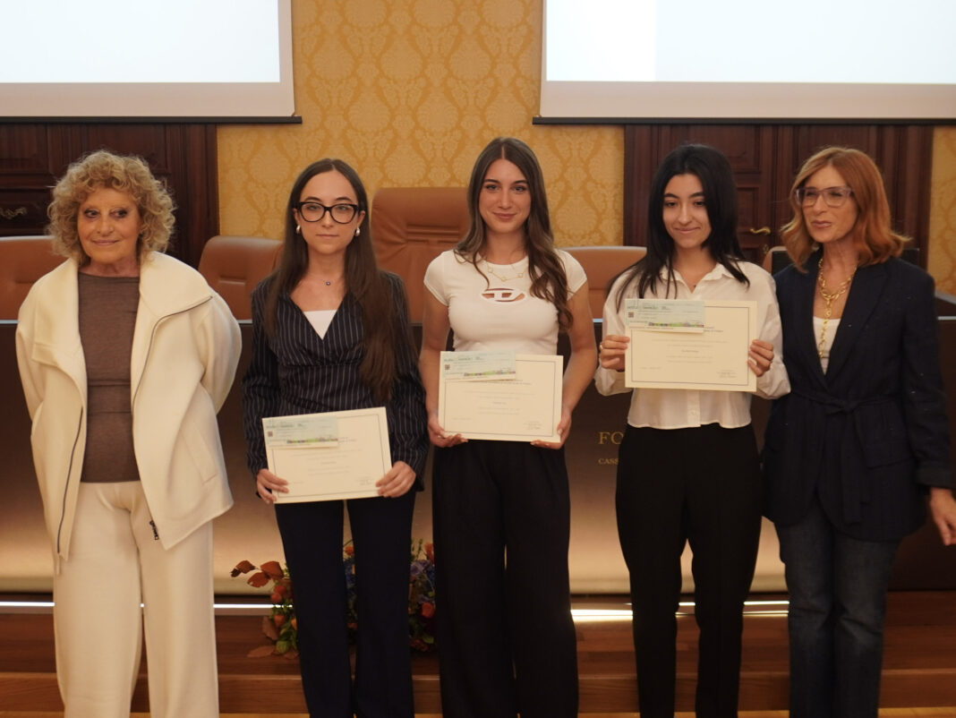 Gli studenti premiati dalla Fondazione Carifol