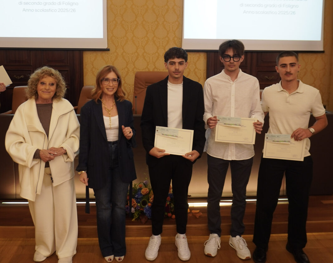 Gli studenti premiati dalla Fondazione Carifol