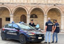 Montefalco, minaccia di morte un uomo e gli estorce 400 euro: arrestato 43enne